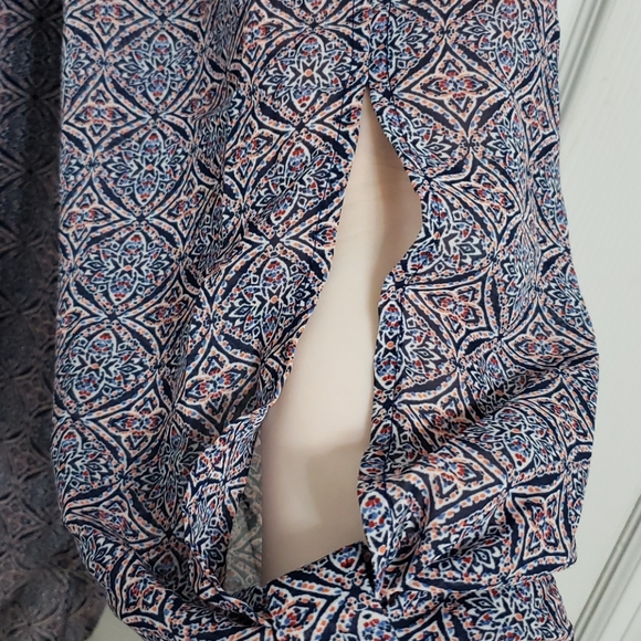 Dressbarn Patterned Blouse - Picture 5 of 6